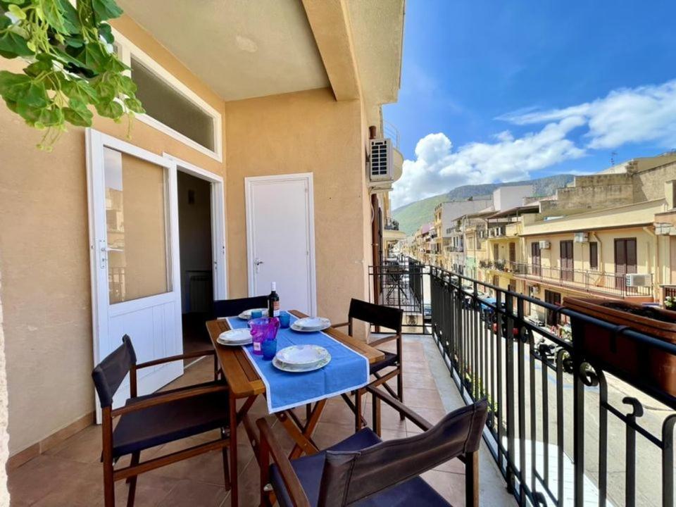 Apartment In The Center Terrasini Ngoại thất bức ảnh